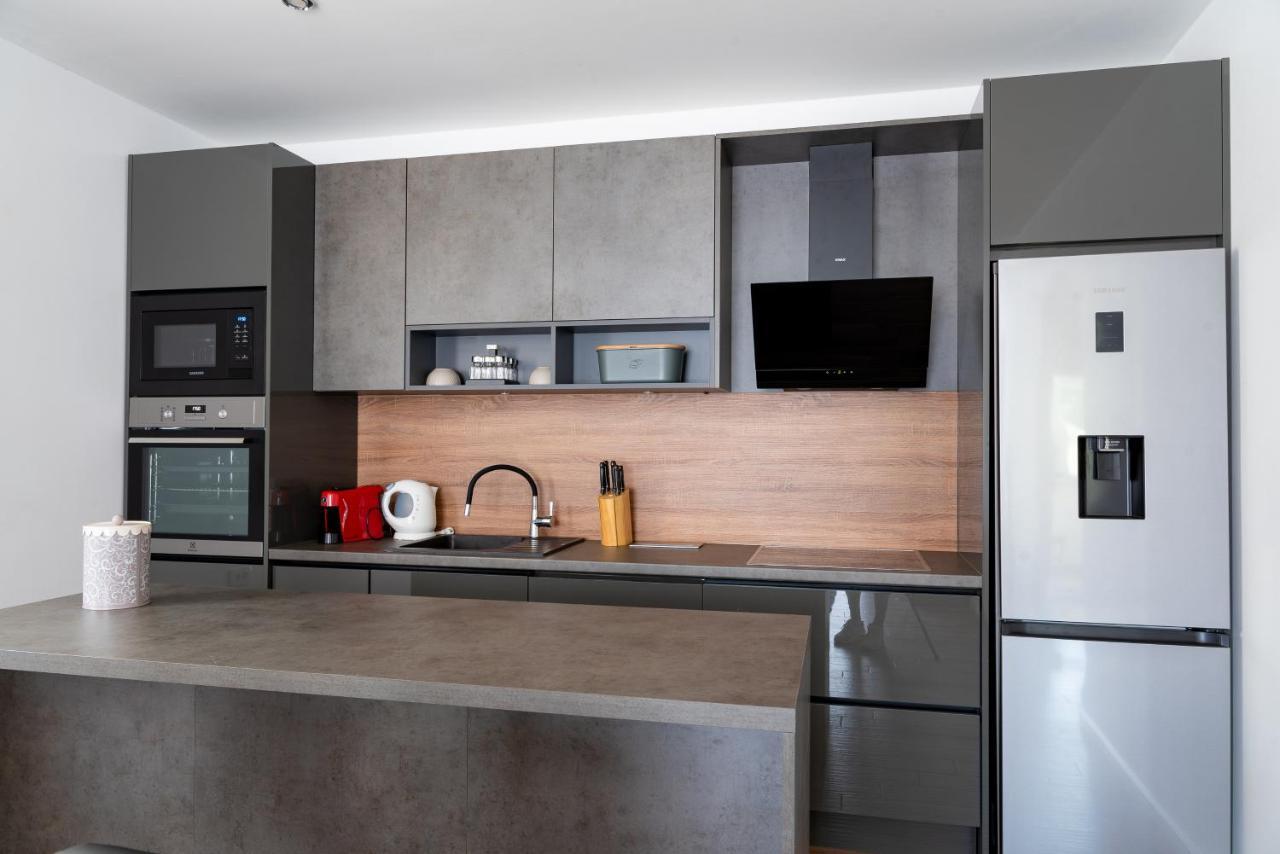 Onyx Apartment Split Exterior photo